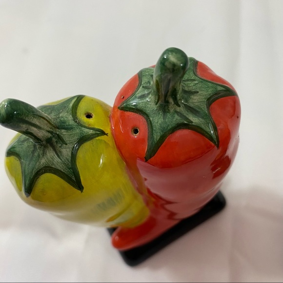 Clay art hot chili pepper salt and pepper shakers. Preowned - Picture 2 of 6